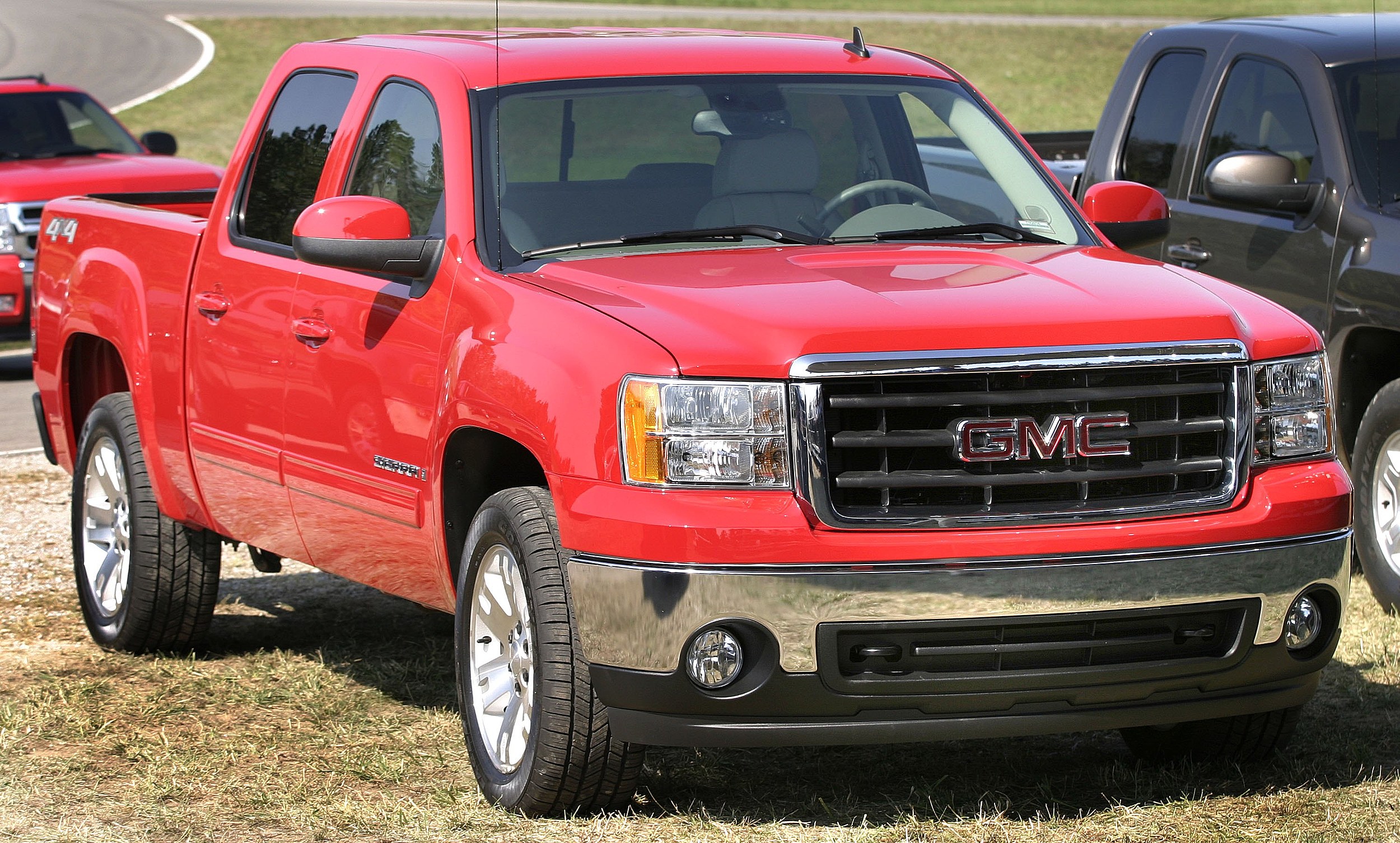 GM Unveils New Sierra Silverado Pickup Truck